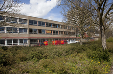 816032 Gezicht op een deel van de gebouwen van het Trajectum College (Europalaan 89) te Utrecht, tijdens de sloop.